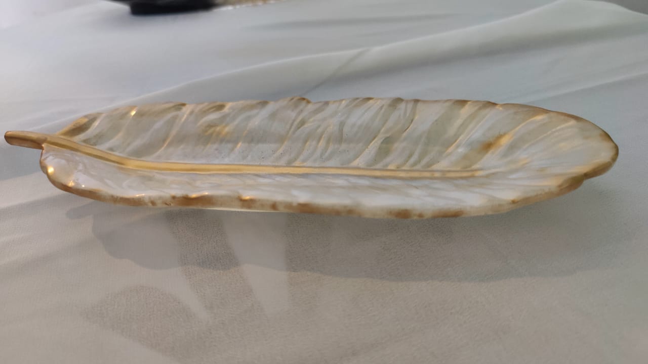 Resin Leaf Trinket Tray